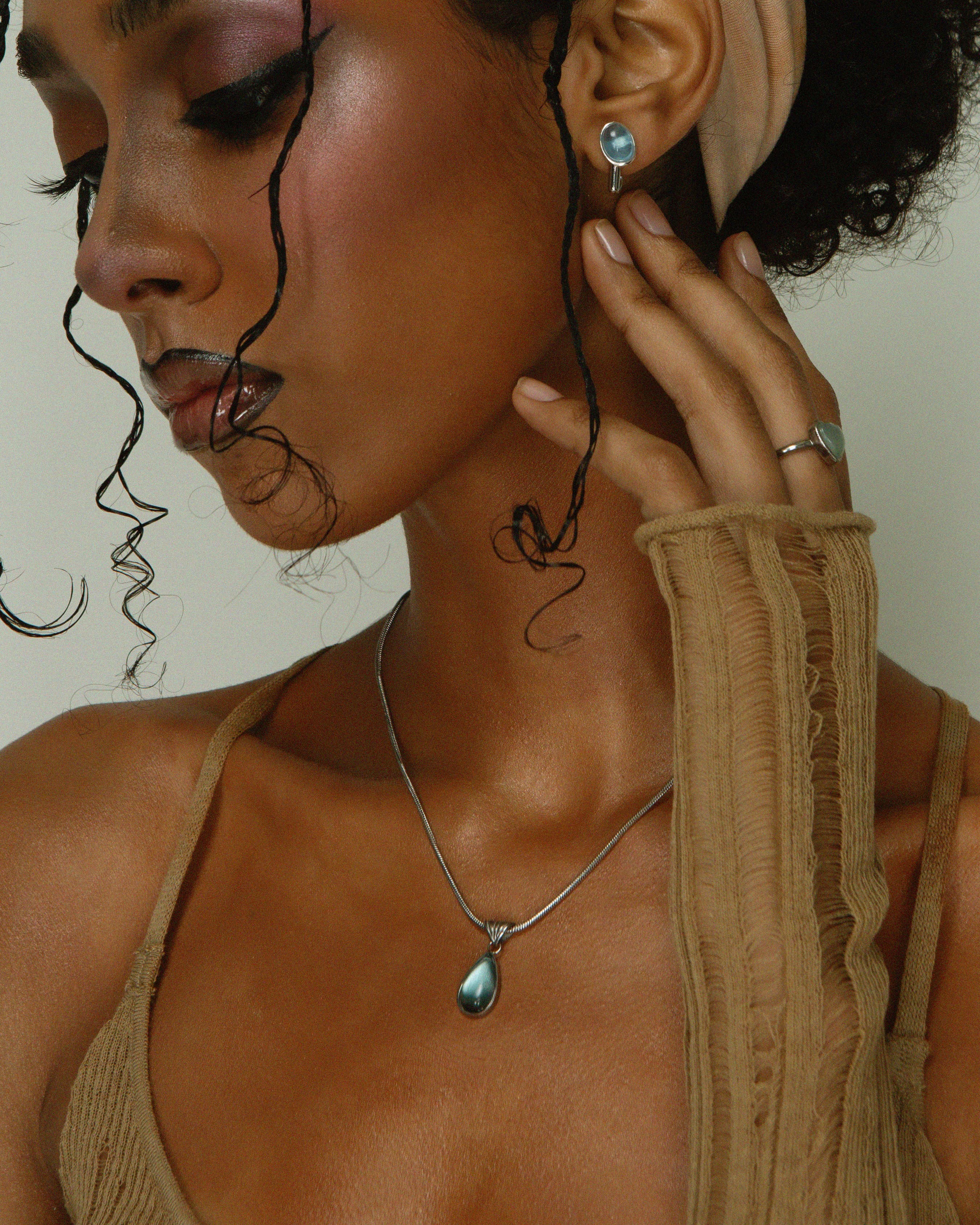 6_debce69a-3b25-45e6-bf54-a3cfe3d61d6a